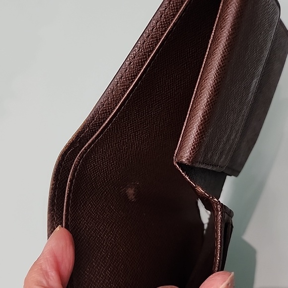 Louis Vuitton Damier Ebene Men's Wallet - Picture 9 of 11